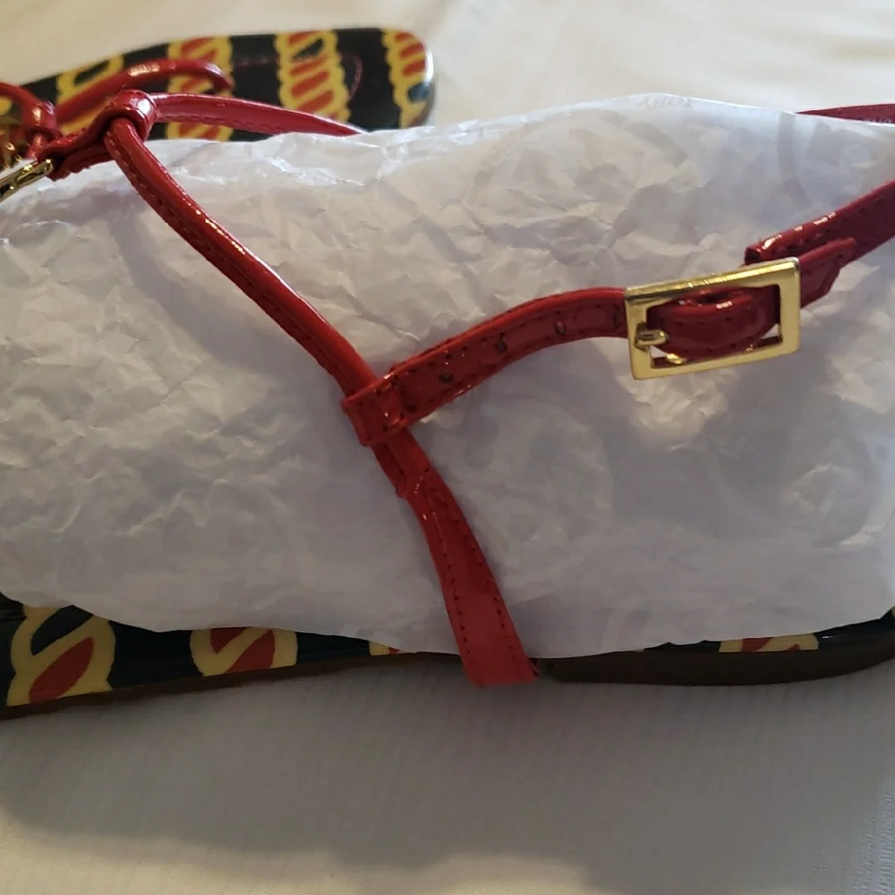 Tory Burch Red and Black Sandals with Geometric Design - Picture 4 of 4